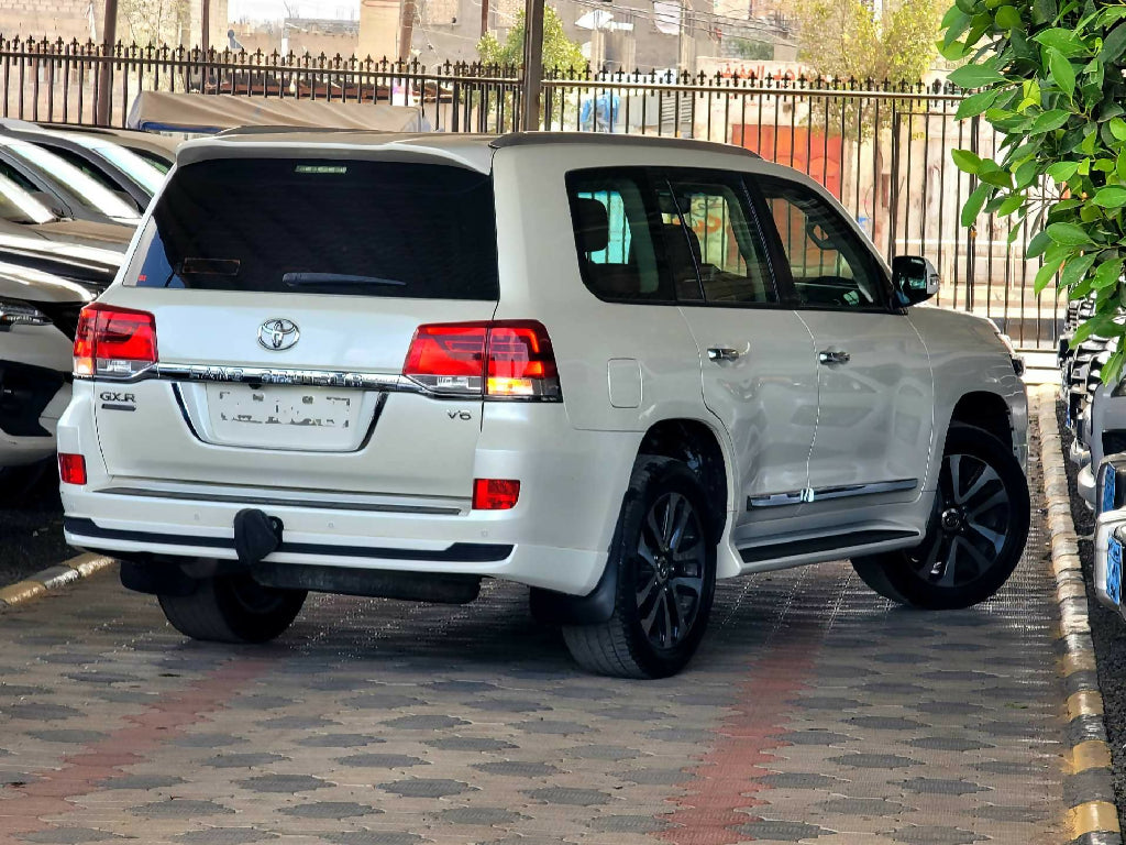 تويوتا لاندكروزر صالون GXR 2019 تويوتا لاند كوزر