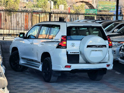 تويوتا لاندكروزر برادو VXR 2022