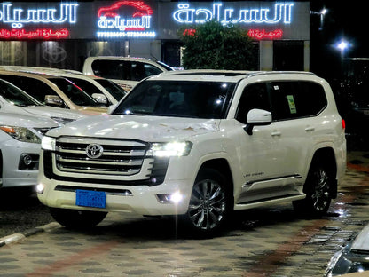 تويوتا لاندكروزر صالون GXR 2022